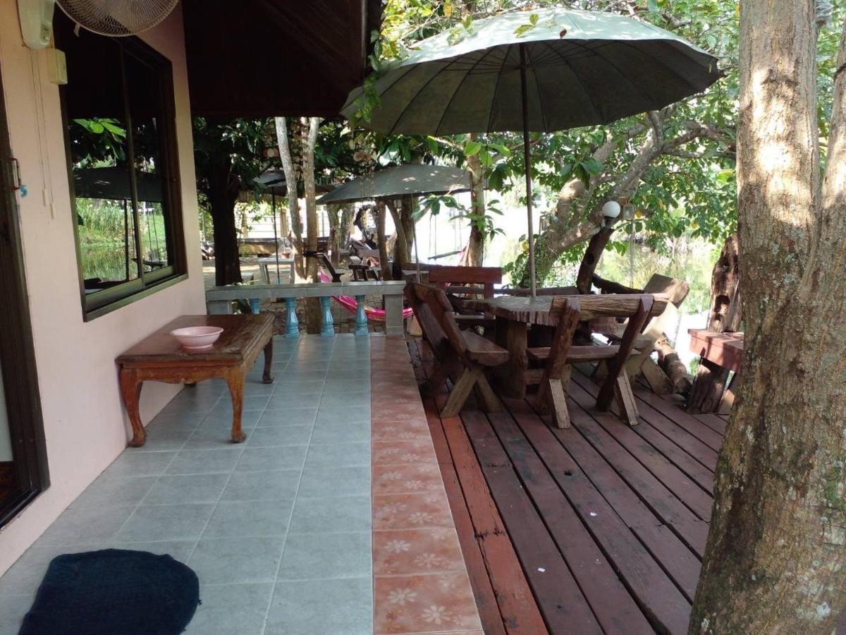 Baansuanleelawadee Resort Amphava Kültér fotó