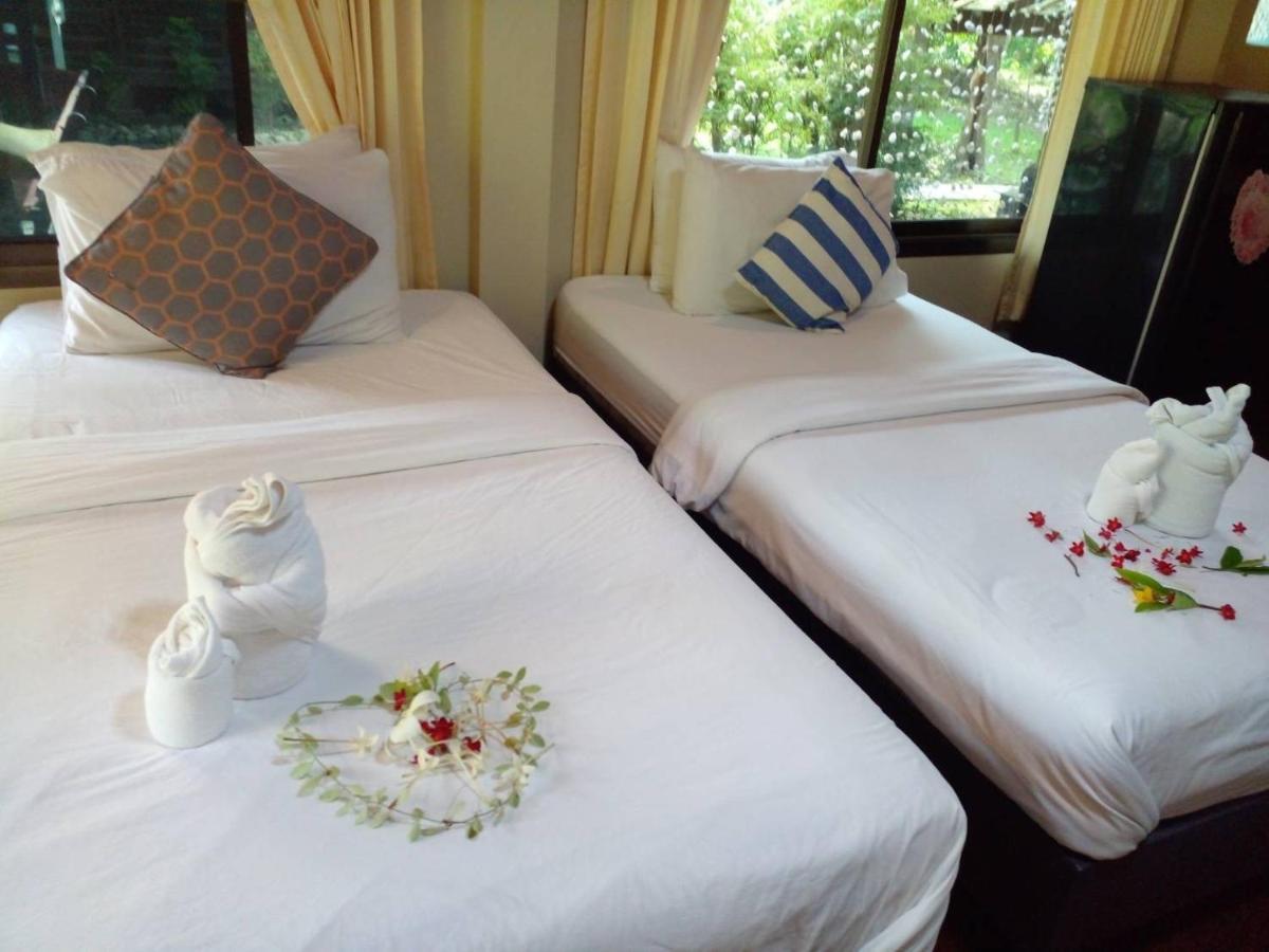 Baansuanleelawadee Resort Amphava Kültér fotó