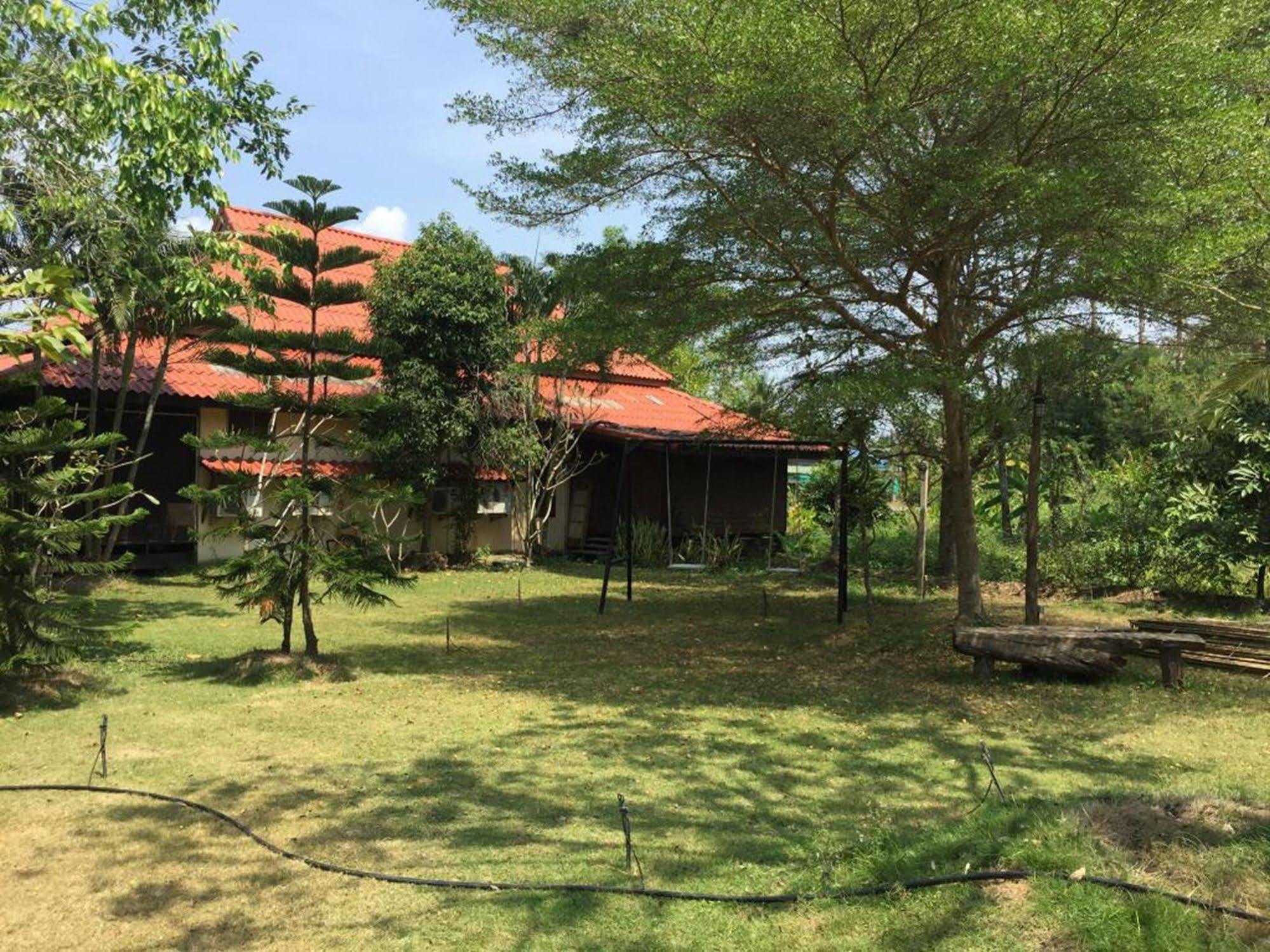 Baansuanleelawadee Resort Amphava Kültér fotó