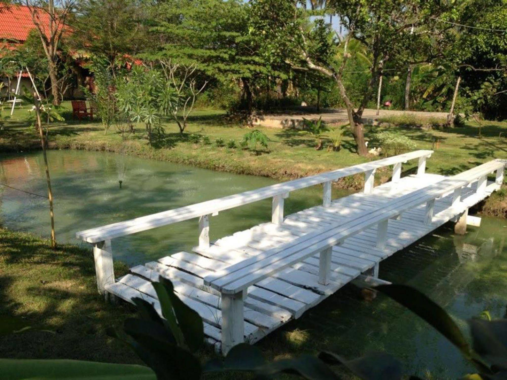 Baansuanleelawadee Resort Amphava Kültér fotó