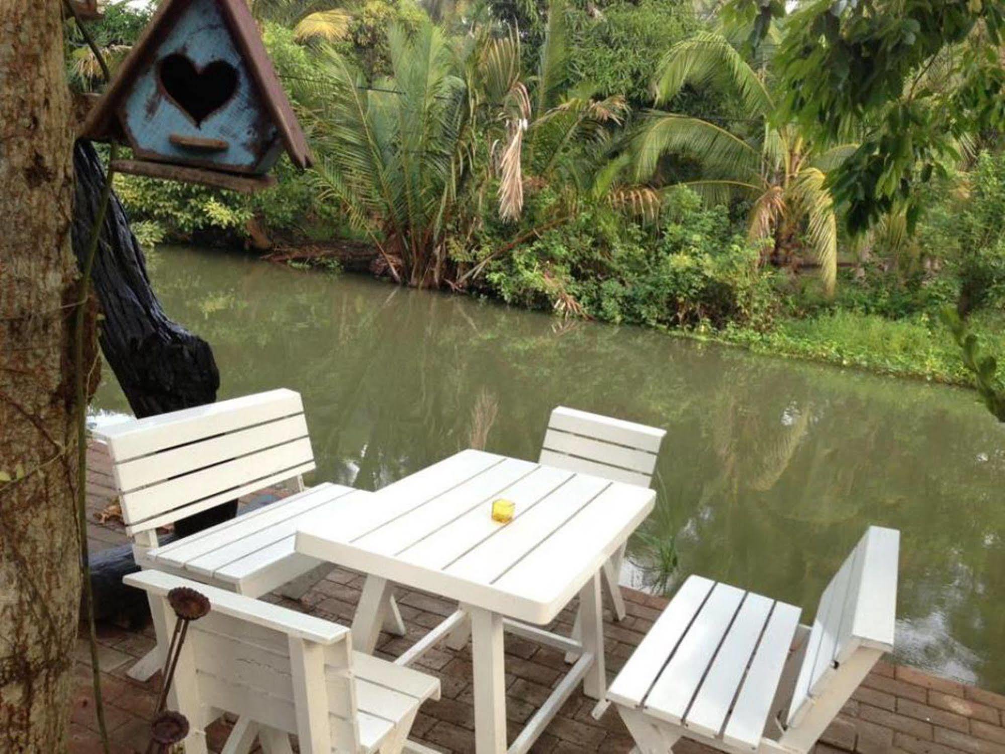 Baansuanleelawadee Resort Amphava Kültér fotó